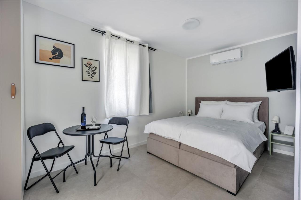 Studio Apartments Yucca, 2-Min To The Beach And 5 To Trogir Exterior photo