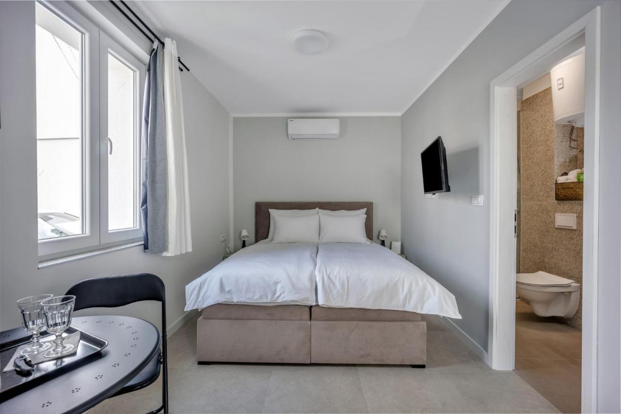 Studio Apartments Yucca, 2-Min To The Beach And 5 To Trogir Exterior photo