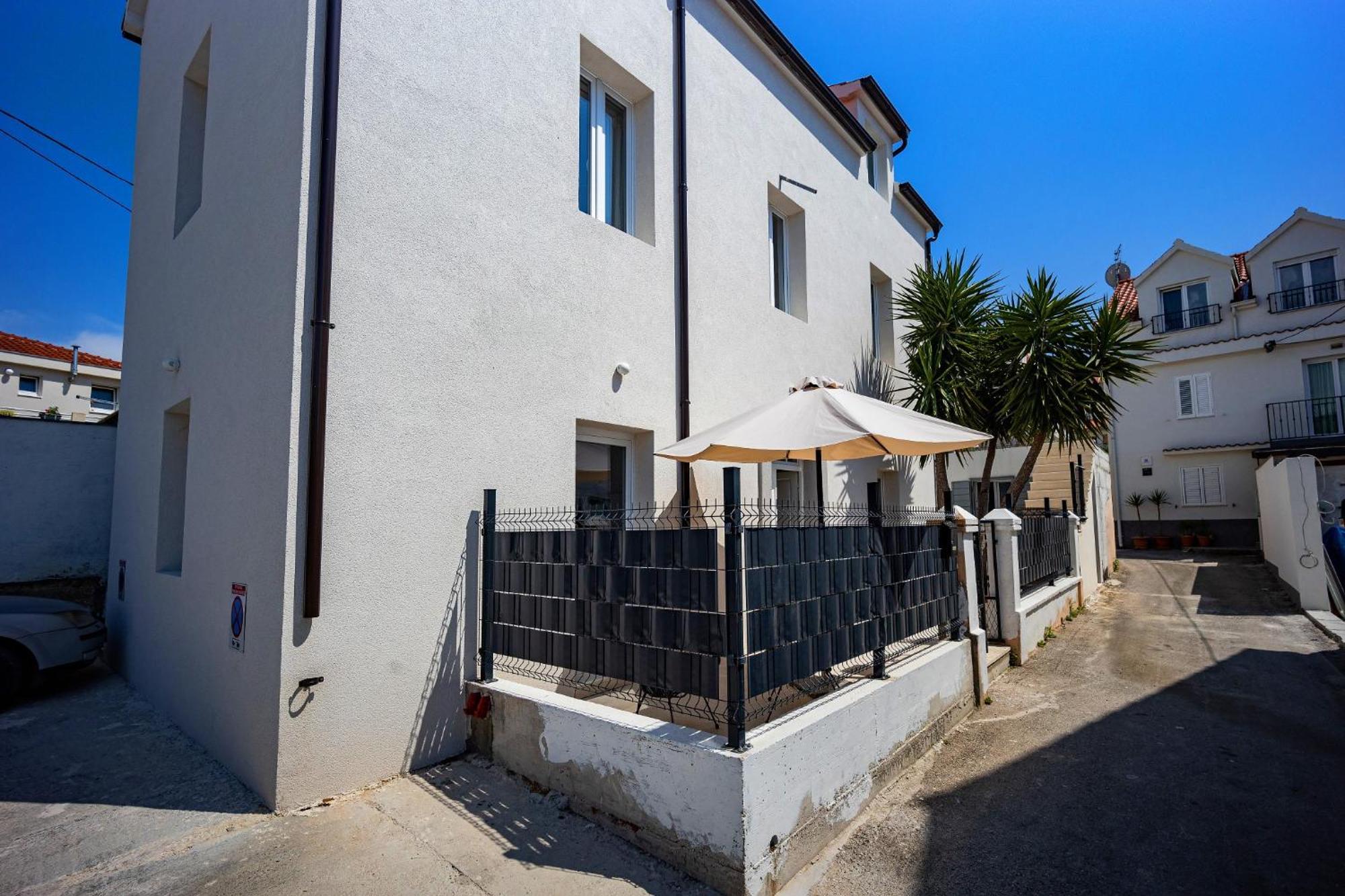 Studio Apartments Yucca, 2-Min To The Beach And 5 To Trogir Exterior photo