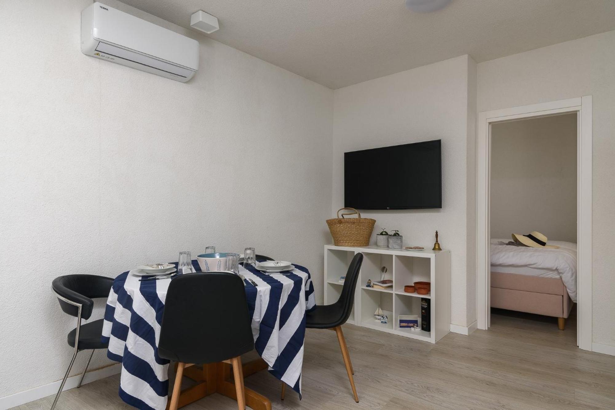 Studio Apartments Yucca, 2-Min To The Beach And 5 To Trogir Exterior photo